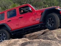 新エンジンの名は「ハリケーン」、直6ツインターボは500馬力以上…ジープに初搭載の可能性も 画像