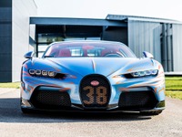 ブガッティ シロンの頂点、1600馬力の「スーパースポーツ」…第一号車を出荷 画像