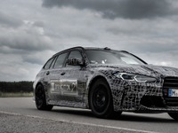 BMW M3 に初の「ツーリング」、ニュルで開発テスト…最新映像 画像