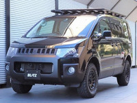 三菱 デリカ D：5をリフトアップ、ブリッツから車高調キット2種類発売 画像