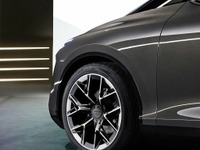 アウディデザインの新しい方向性、EVミニバンコンセプトに提示　 画像