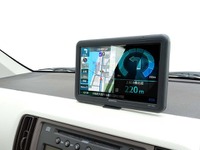 ケンウッドのポータブルナビ『ココデス』専用アタッチメント発売 画像