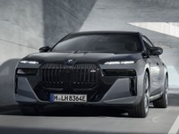 BMW 7シリーズ 新型に早くも「M」、571馬力のPHVに［詳細写真］ 画像