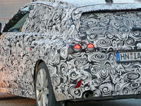アウディ『A4』最後のエンジン車か!? 次期型はEVも併売の可能性 画像