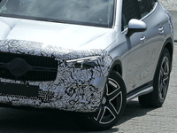 メルセデスベンツの主力SUV『GLC』、新型発表は間近!? ボディはさらに大型化 画像