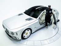 メルセデスAMG GT 4ドアクーペ、大胆に2ドア化…グリルにクマ［詳細写真］ 画像