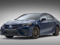 トヨタ カムリ に『TRD』 顔の「ナイトシェード」、米2023年型に設定 画像