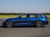 BMW 3シリーズ・ツーリング 改良新型、PHVは燃費71.4km/L［詳細写真］ 画像