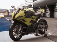 BMW二輪初のM、『M 1000 RR』…50周年記念車を11月まで欧州設定 画像