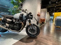 トライアンフ、世界限定270台の「スピードツイン ブライトリング」を特別展示 画像