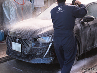 プロによる「手洗い洗車」で今年の汚れをスッキリ落とす！…イイツヤ 洗車の日 画像