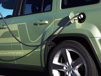 【デトロイトモーターショー09】ジープ パトリオット にハイブリッド 画像