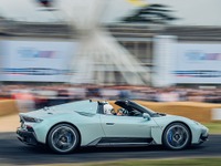 マセラティ『MC20』にオープン、ガラスルーフは透明と不透明を切替…グッドウッド2022 画像