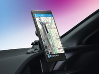 タテ回転可能な8インチポータブルナビ、オートバックスで7月中旬より発売 画像