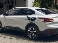 シトロエンのファストバックSUV『C4 X』、EV版は航続360km［詳細写真］ 画像