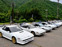 夏でも爽やかなスキー場で趣味車の交流…信州サンデーミーティング 画像