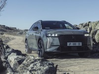 DS 7 改良新型に頂点、360馬力のPHV…欧州受注開始 画像