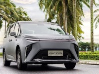 上海汽車Maxusから、アルファード競合のEVミニバン『MIFA 9』発売 画像