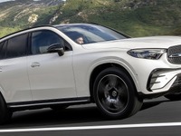 メルセデスベンツ GLC 新型、PHVはEVモード120km…12月欧州発売へ 画像