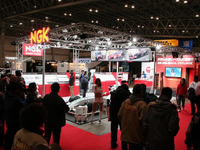 【東京オートサロン09】写真蔵…NGK がスパーク 画像