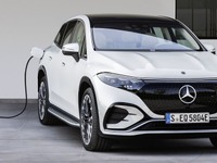 メルセデスベンツ EQS SUV、スポーティな「AMGライン」設定…欧州受注開始 画像