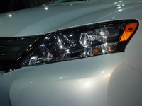 【デトロイトモーターショー09】目が違う…LEDヘッドライトの時代が来る？ 画像