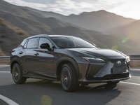 レクサス初のEV専用車『RZ』、米国で公開へ 画像