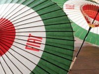 イタリア国旗カラーの和傘など、フィアットと日本の伝統工芸品がコラボ 画像