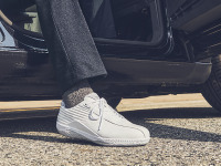 ミズノがドライビングシューズ市場に本格参入、日常でも履ける一足、9月20日発売 画像