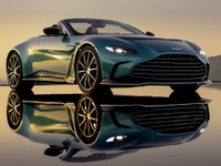 アストンマーティン『ヴァンテージ』、V12エンジンが復活…ロードスターにも搭載 画像