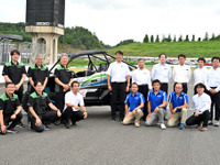 カワサキモータース、モーターサイクル用水素エンジン車をデモラン 画像