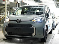 【トヨタ シエンタ 新型】ラインオフ式を開催…章男社長はビデオメッセージで参加 画像