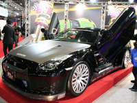 【東京オートサロン09】写真蔵…橋本コーポレーション / ガルウイングのGT-R 画像