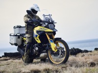 スズキ Vストローム1050 仕様変更、未舗装路も想定した DE を設定［詳細写真］ 画像