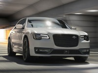 クライスラーの大型セダン「300」シリーズ、70年の歴史に幕…最終モデルに485馬力V8搭載 画像