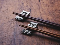 ミニ四駆アニメ『爆走兄弟レッツ＆ゴー!!』のマシンが箸置きに…純錫製 画像