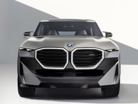 BMW M専用電動SUV『XM』、ティザー…9月27日実車発表予定 画像
