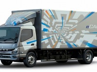 EVトラック向け充電器、三菱ふそうが導入・設置サービスを開始 画像