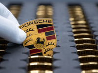 独ポルシェが株式上場、時価総額10兆円超の大型新規公開［新聞ウォッチ］ 画像