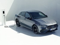 メルセデスベンツ Aクラス 改良新型、PHEVが性能向上…欧州発表 画像