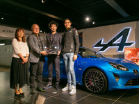 日本で1000台、アルピーヌ『A110』納車セレモニー開催…アートカーも披露 画像