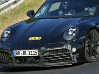 ポルシェの代名詞『911』がついに電動化！高性能モデル「GTSハイブリッド」の姿 画像