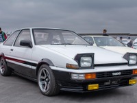 ヘッドライトの黄ばみ&白濁をリフレッシュ ~Weeklyメンテナンス~ 画像