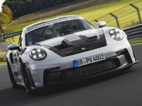 ポルシェ 911 GT3 RS 新型、ニュルアタック…ベース車から10秒以上短縮 画像