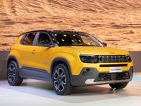 ジープのEV『アベンジャー』、ガソリンターボ搭載車も設定…イタリアとスペインのみ 画像