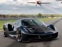 ロータスの2039馬力EV『エヴァイヤ』、最も有名なF1カラー仕様は発表時点で完売…「フィッティパルディ」 画像
