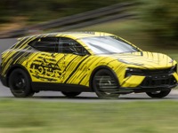 ロータス初の電動SUV『エレトレ』に「R」、905馬力ツインモーター搭載…欧州設定へ 画像