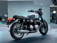 トライアンフ、ハンドクラフトの「クロームコレクション」7モデル発売へ 画像