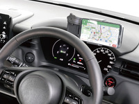 進化したスマホホルダーの新作を紹介! トヨタ車向きのアイテムも?【特選カーアクセサリー名鑑】 画像