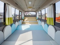 移動型託児バス「キャンバス」11月より運用開始…中古車両をキッズルームに改造 画像
